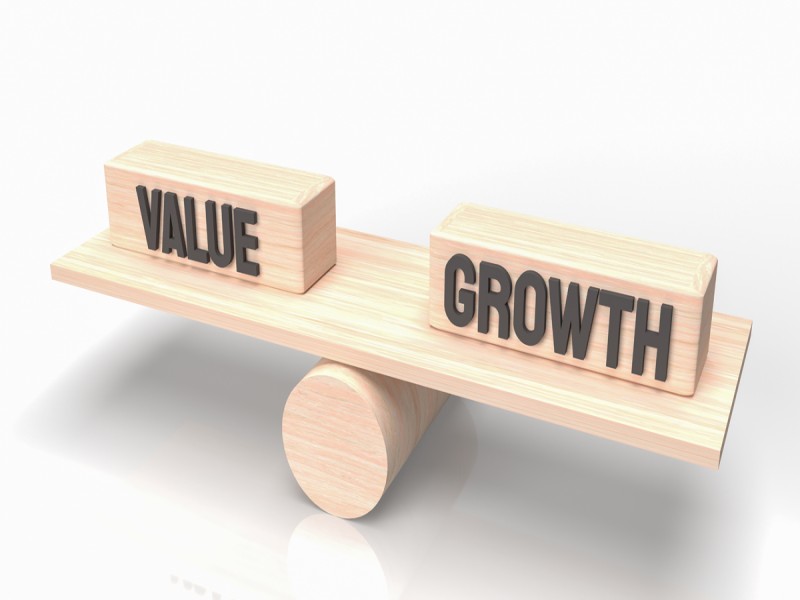 Value stocks versus Growth stocks: An overview