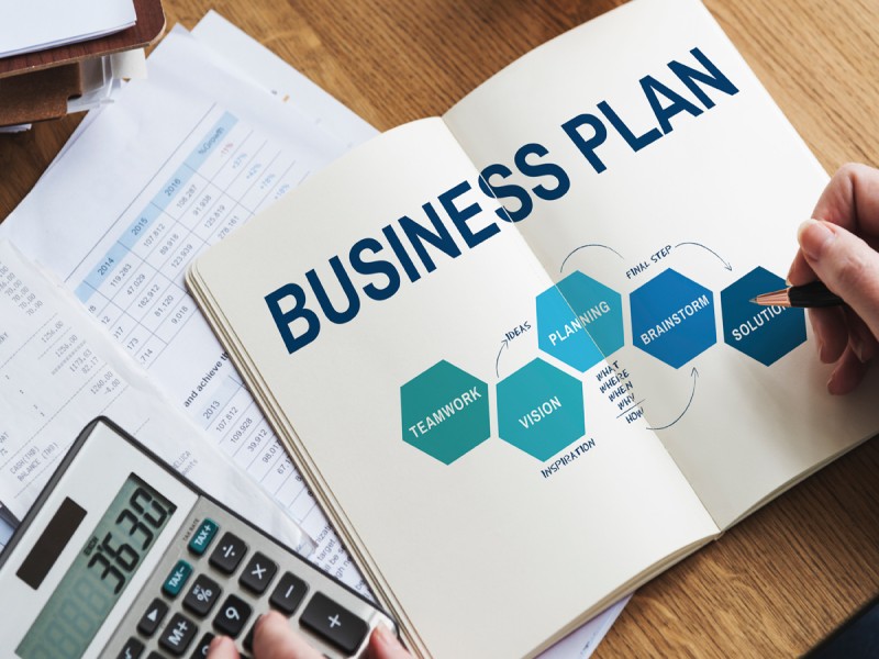 How to write a strong business plan that convinces investors?