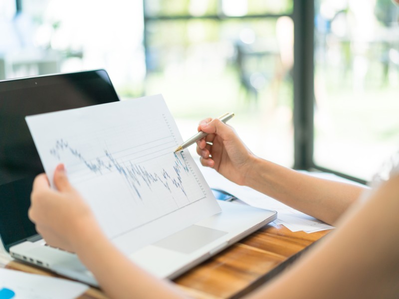 Long-term vs. Active trading: which investment strategy fits you?